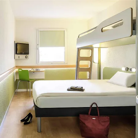 Отель Ibis Budget Ремирмон